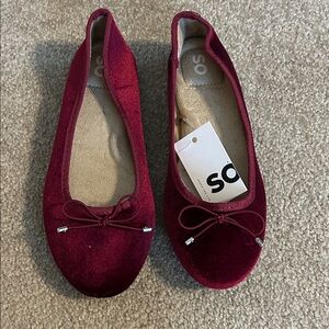 SO Burgundy Velvet Bow Ballet Flats
